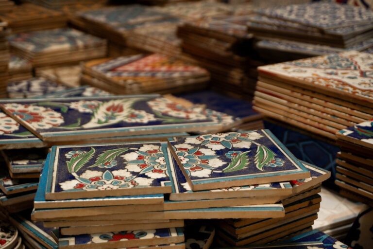 The Ultimate Guide to Mixing Patterns in Home Design